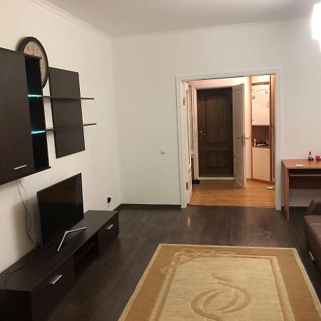 Затишна 2Х Кімнатна Квартира Біля Метро Академмістечко 키예프 외부 사진