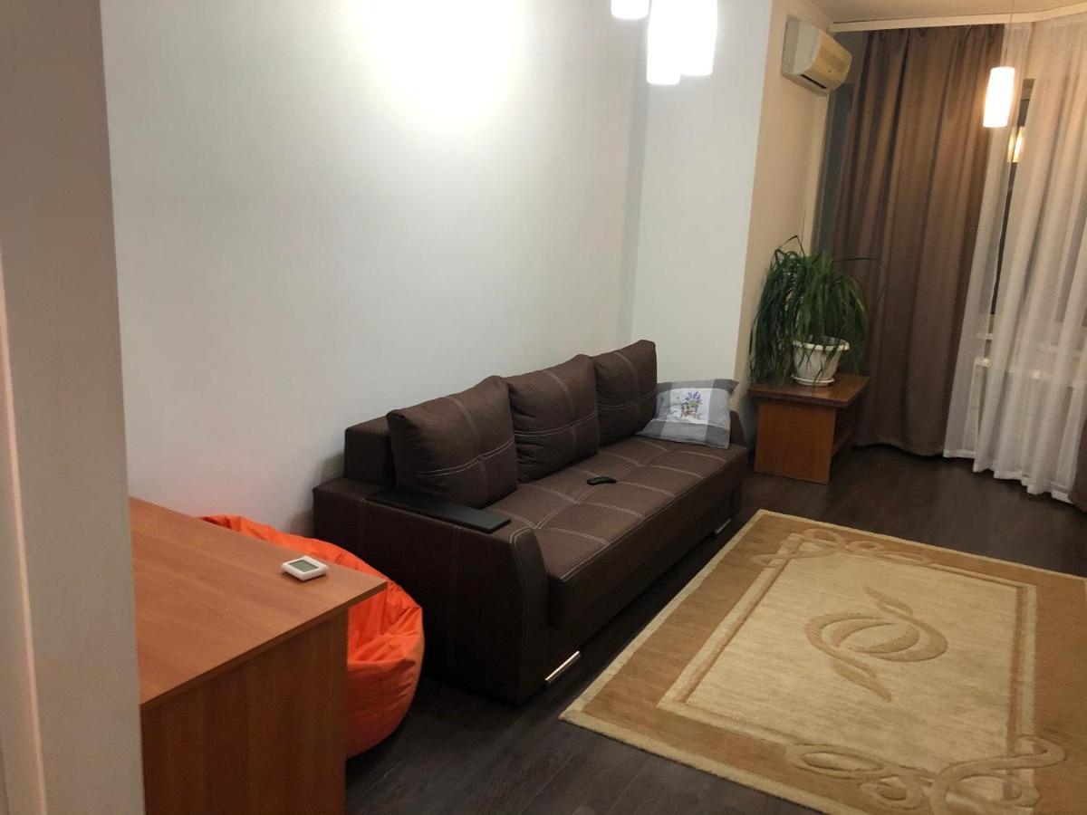 Затишна 2Х Кімнатна Квартира Біля Метро Академмістечко 키예프 외부 사진
